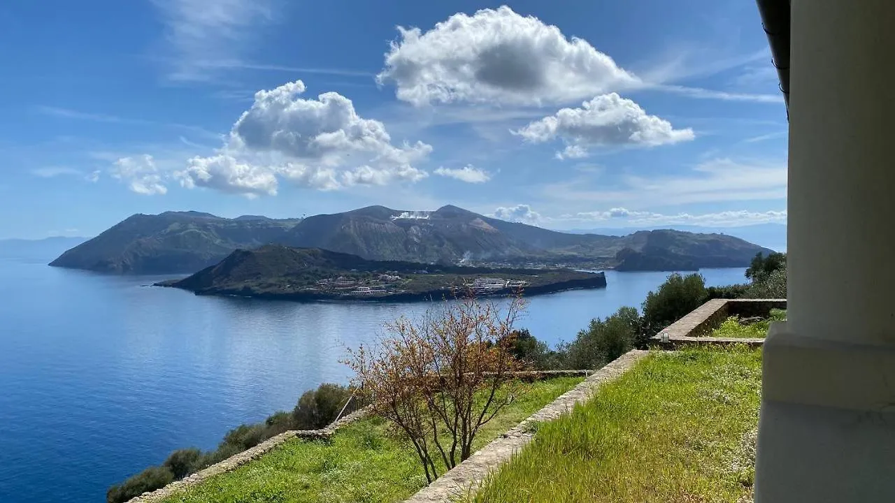 Villa La Casa del Mandorlo San Salvatore  Casa vacanze San Salvatore (Messina)